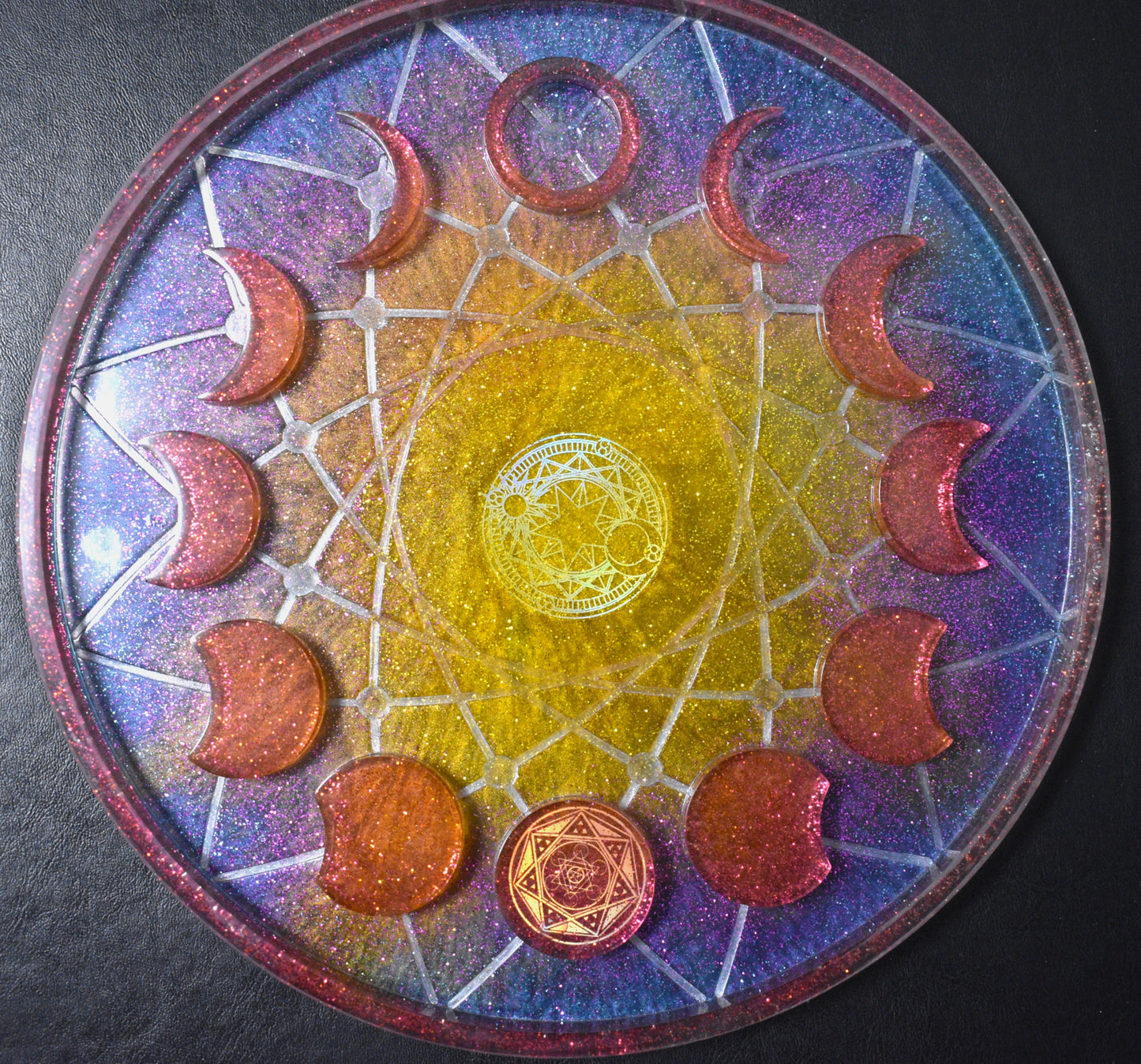 Customizable moon cycle resin tray
