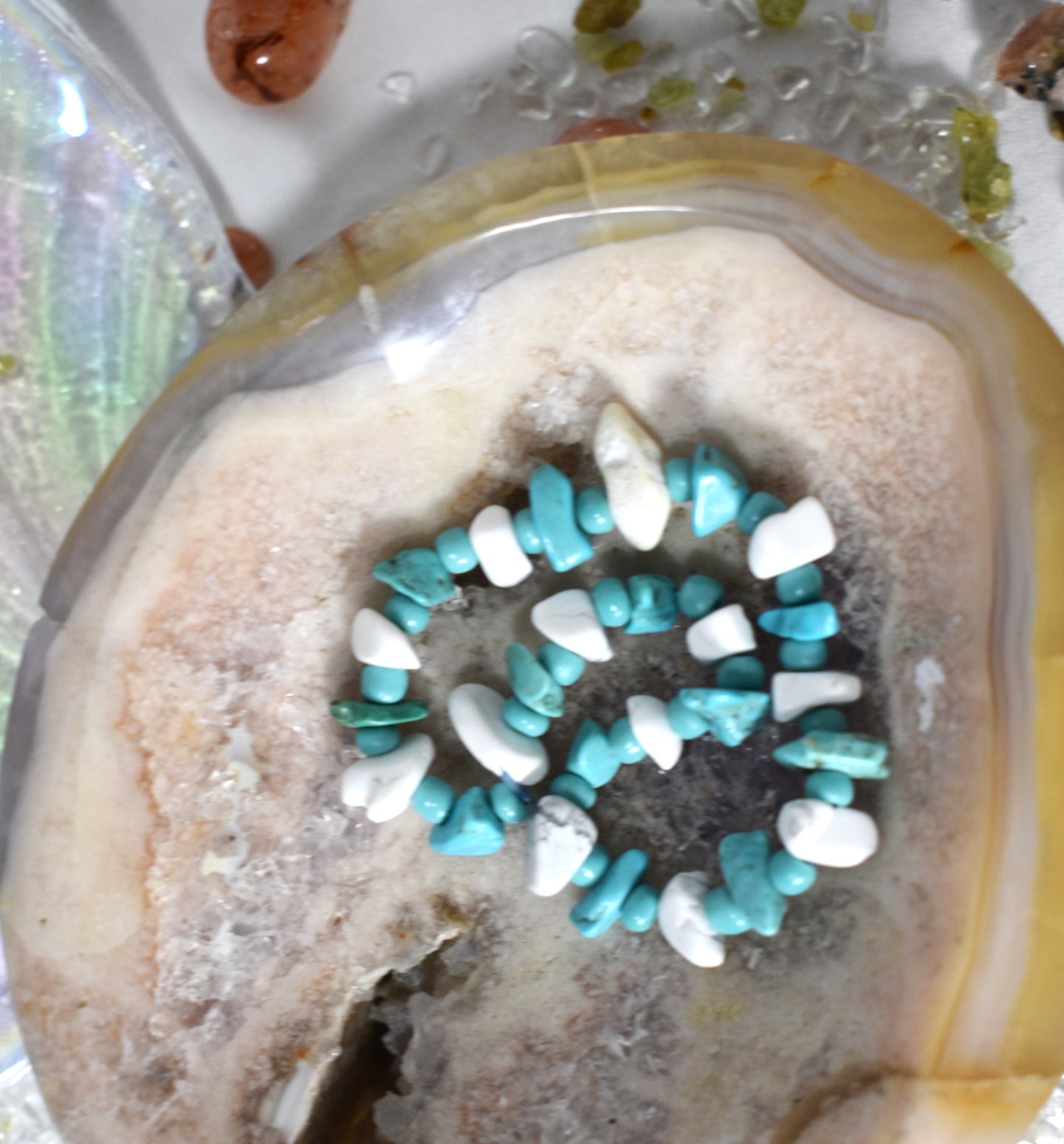 Turquoise and howlite chip stone Bracelet