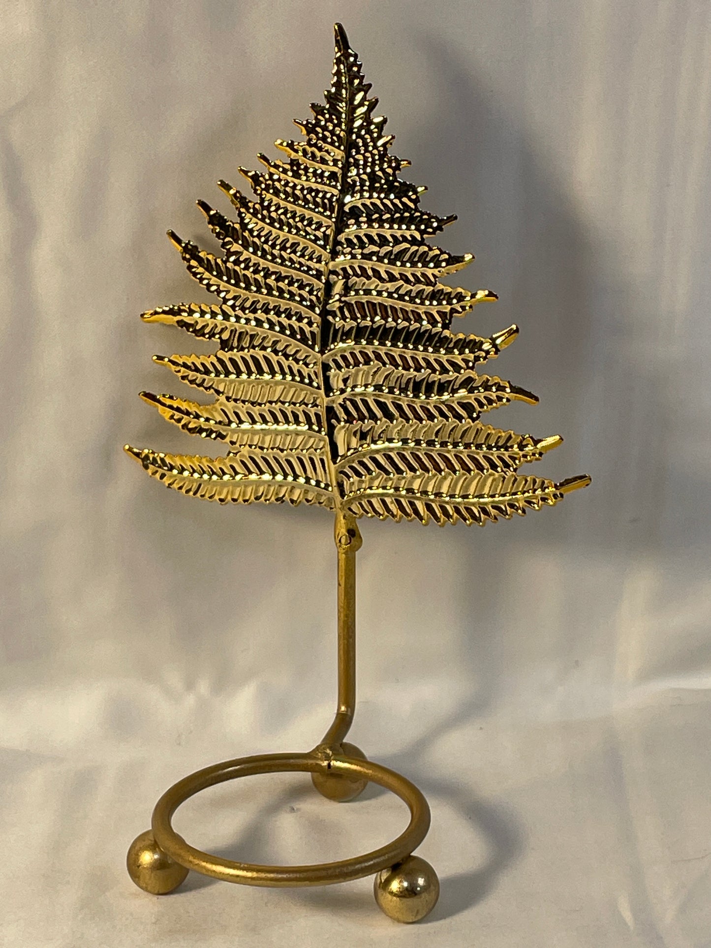 Sphere Stand Golden Fern