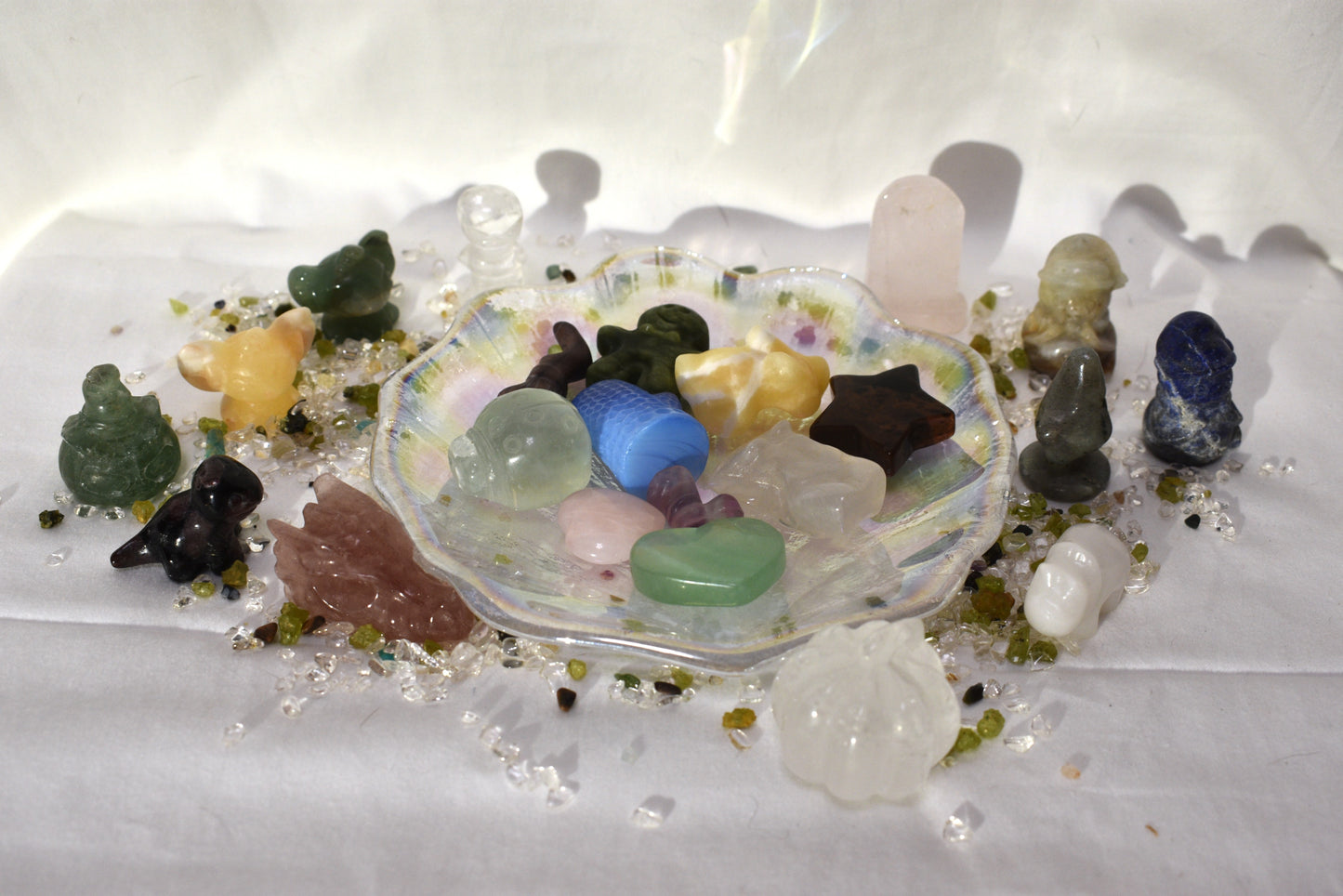 Mixed lot - tiny carvings