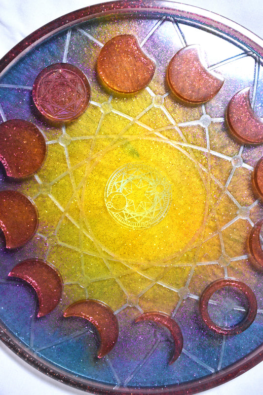 Customizable moon cycle resin tray
